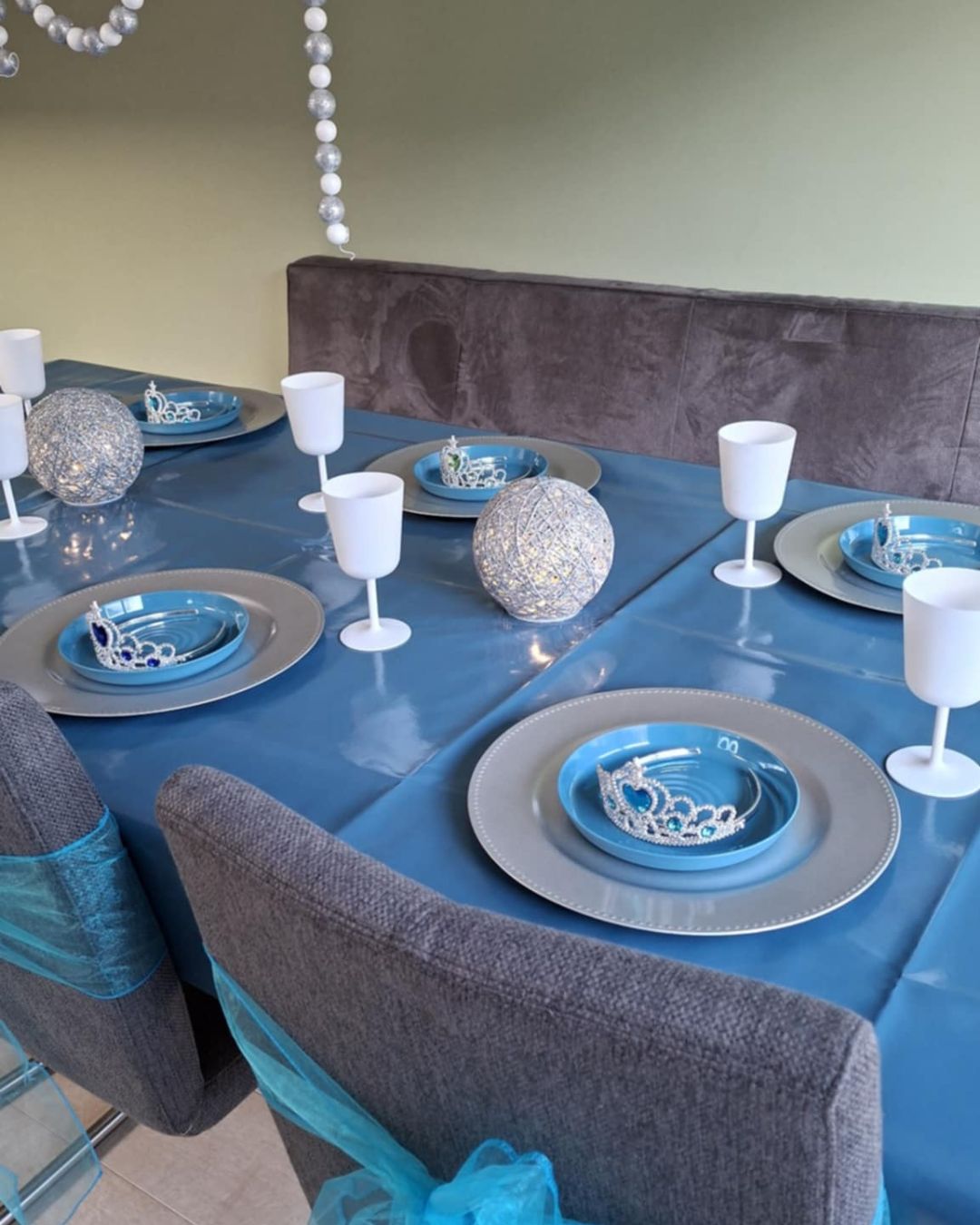 Winterprinses tafelaankleding